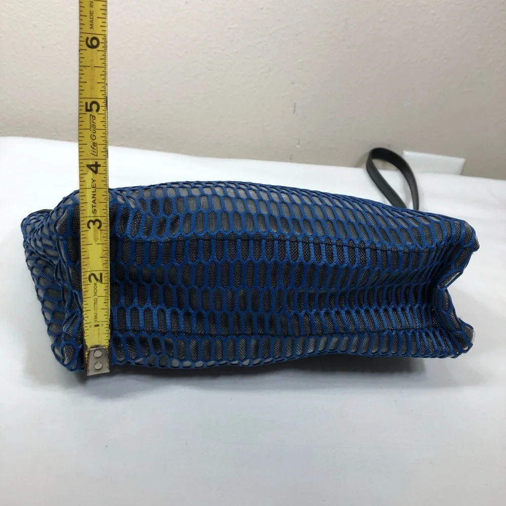Athleta Women’s Black Blue Mesh Woven‎ Wristlet Pouch One Size Gym Travel
